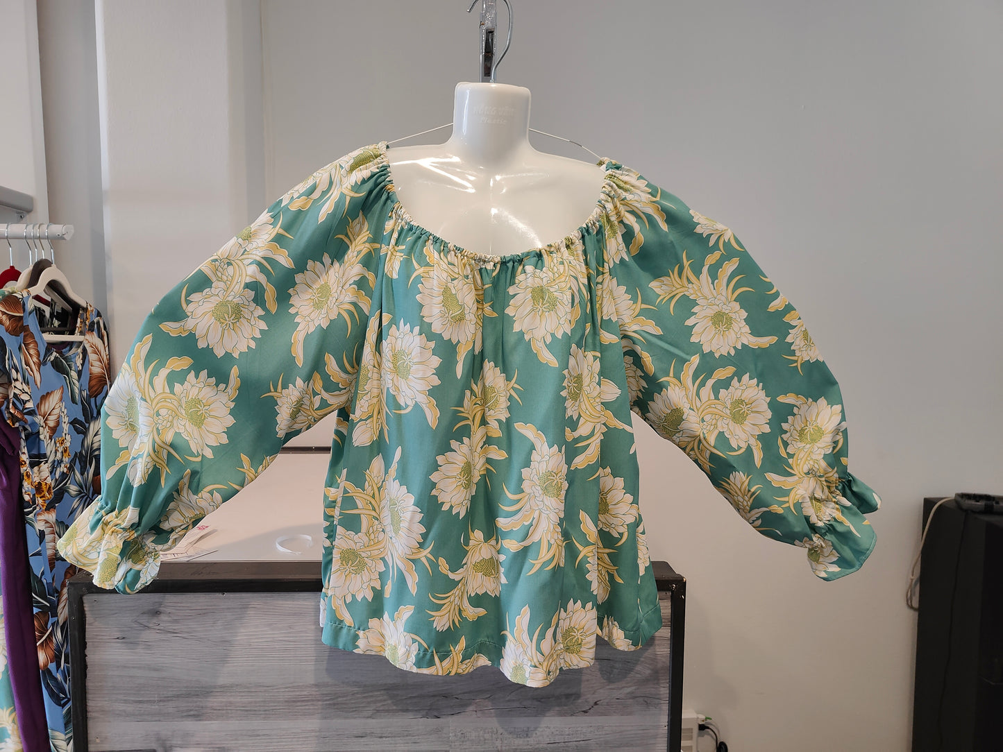Lady Blouse - Ruffle Long Sleeve