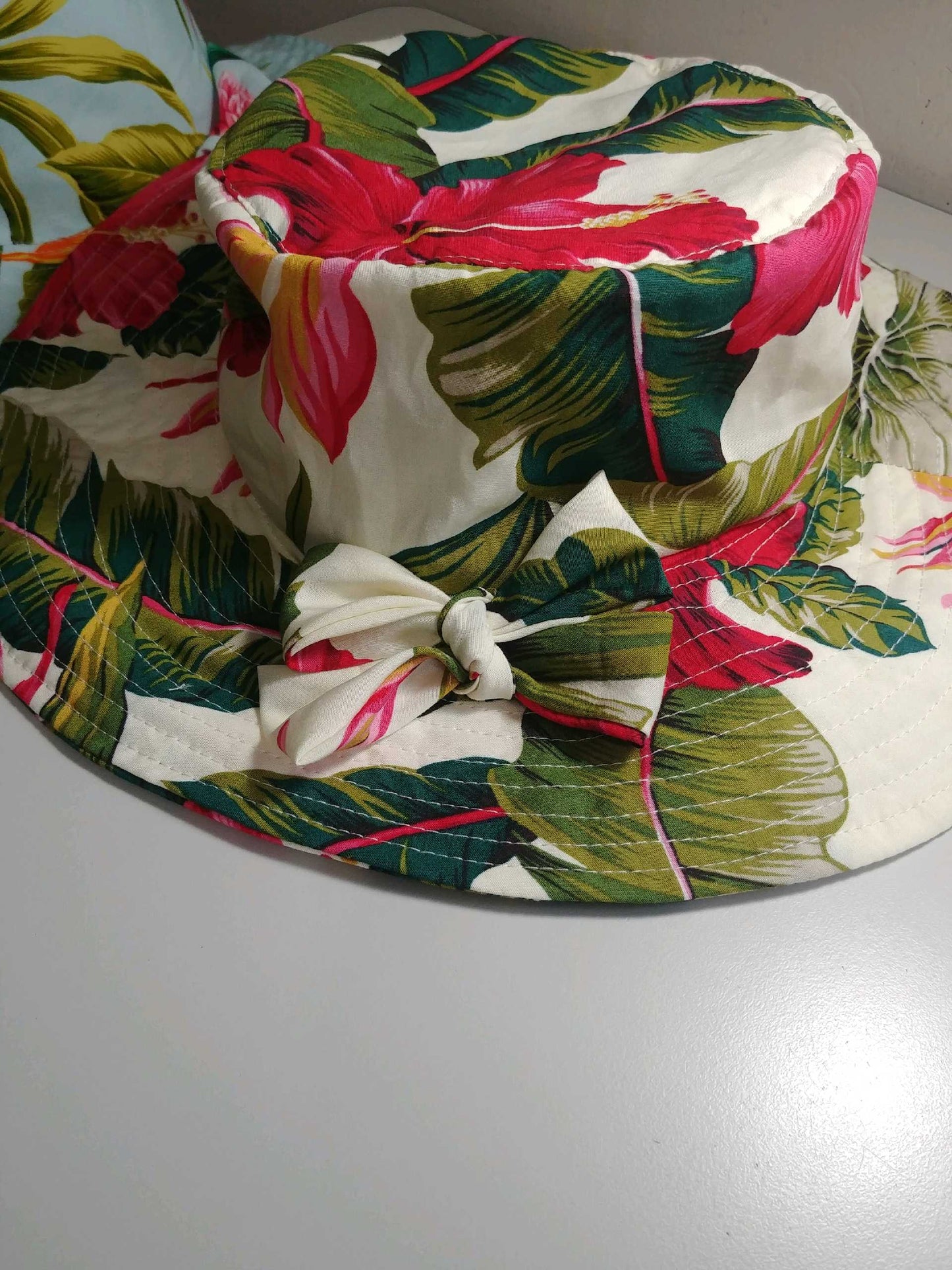 MISC1007 - Aloha Round Hat